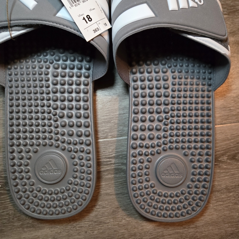 NEW Adidas Slides Gray White Size 18 US Men New In Box - Picture 2 of 4